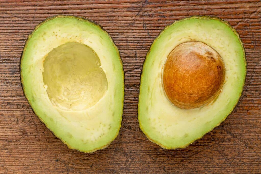avocado aufgeschnitten